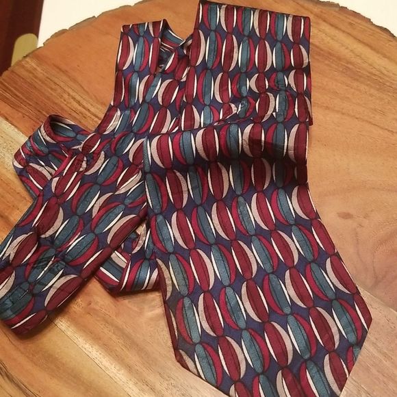 100% Pure Silk Multicolored Valentino Pietro Geometric Print Tie Wine Green Blue - Picture 7 of 7